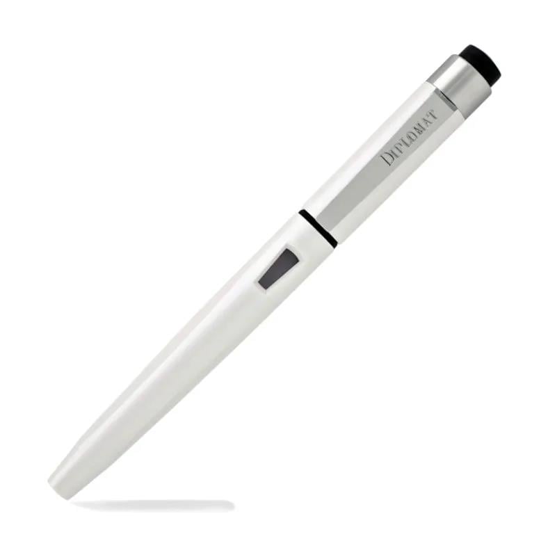 ​​​​​​Diplomat D40901025 Magnum Soft Touch Beyaz Dolma Kalem, Medium Uç