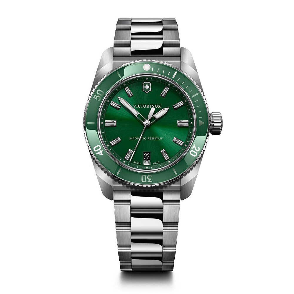 Victorinox 242096 Maverick Quartz Erkek Kol Saati