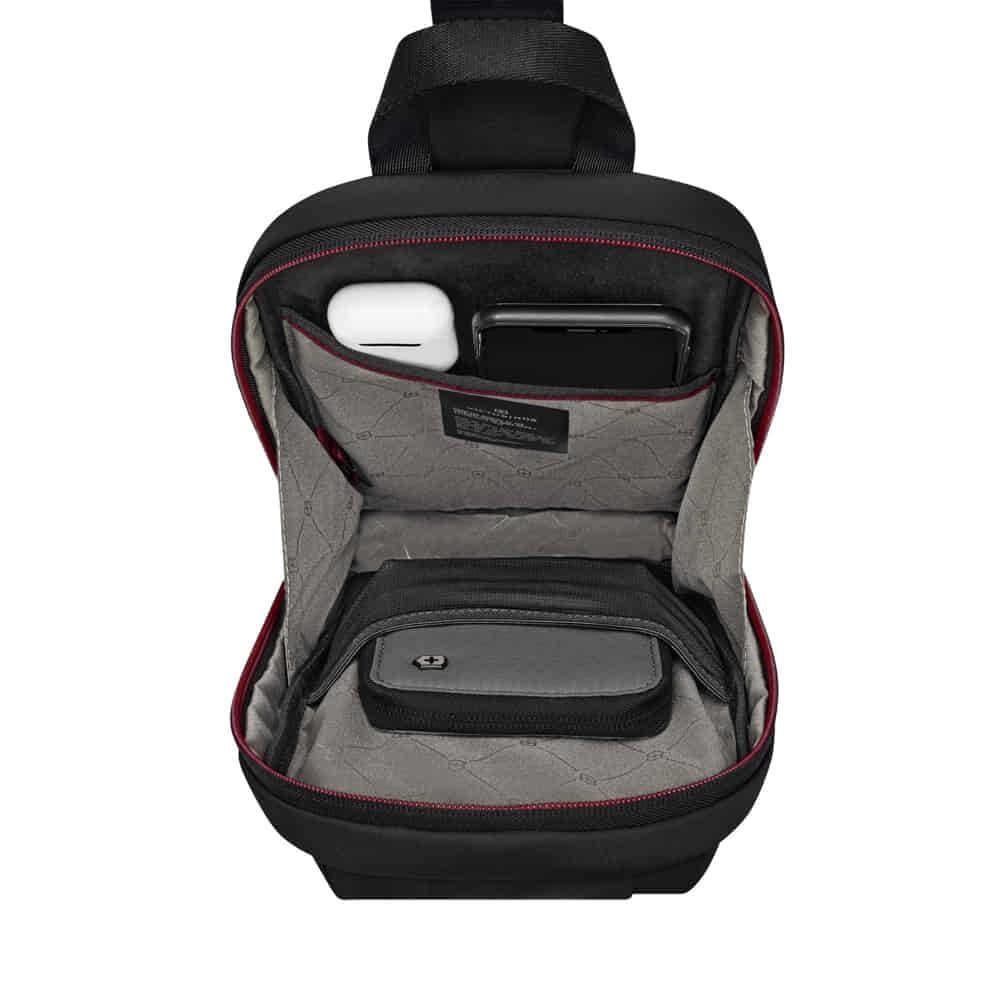 Victorinox 653384 Travel Essentials Sling Omuz Çantası, Siyah