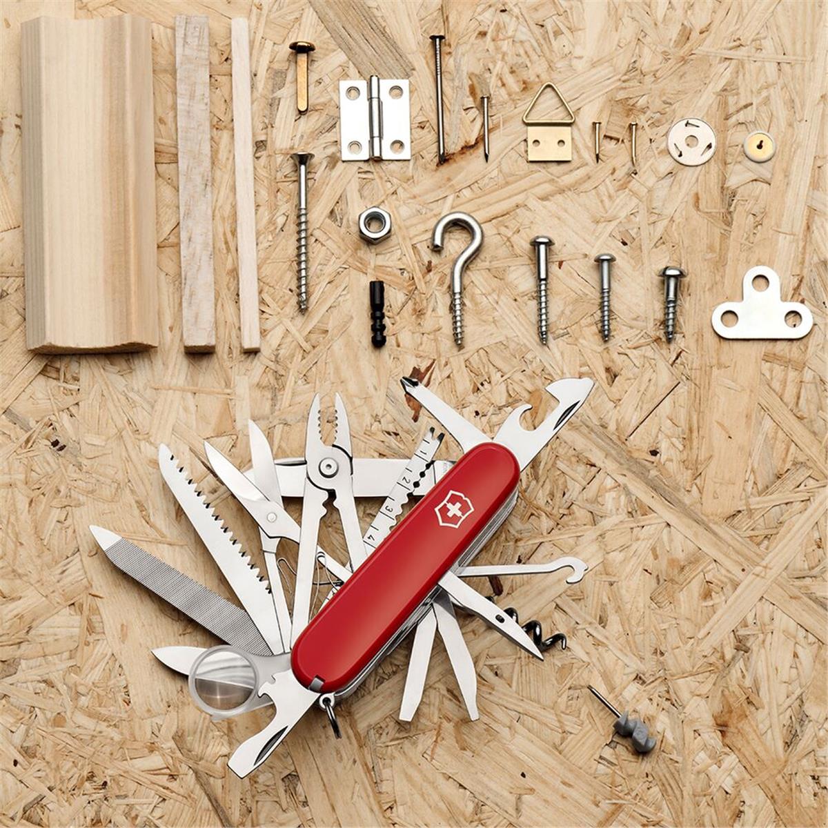 Victorinox 1.6795 Swiss Champ (33) Çakı