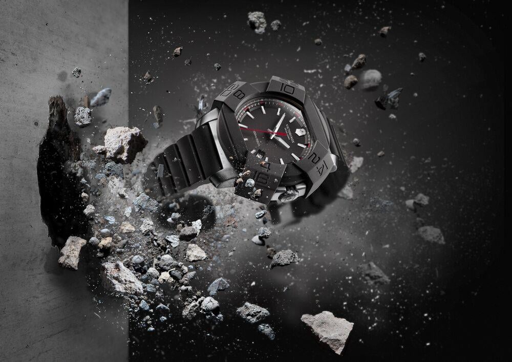 Victorinox 241682.1 I.N.O.X. Quartz Erkek Kol Saati