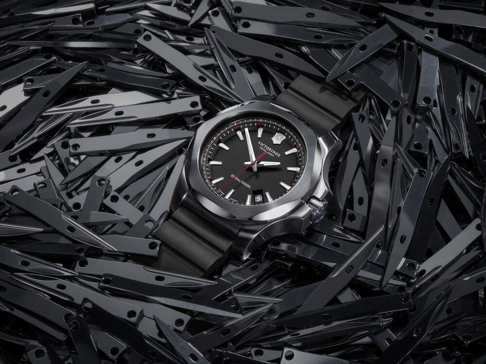 Victorinox 241682.1 I.N.O.X. Quartz Erkek Kol Saati
