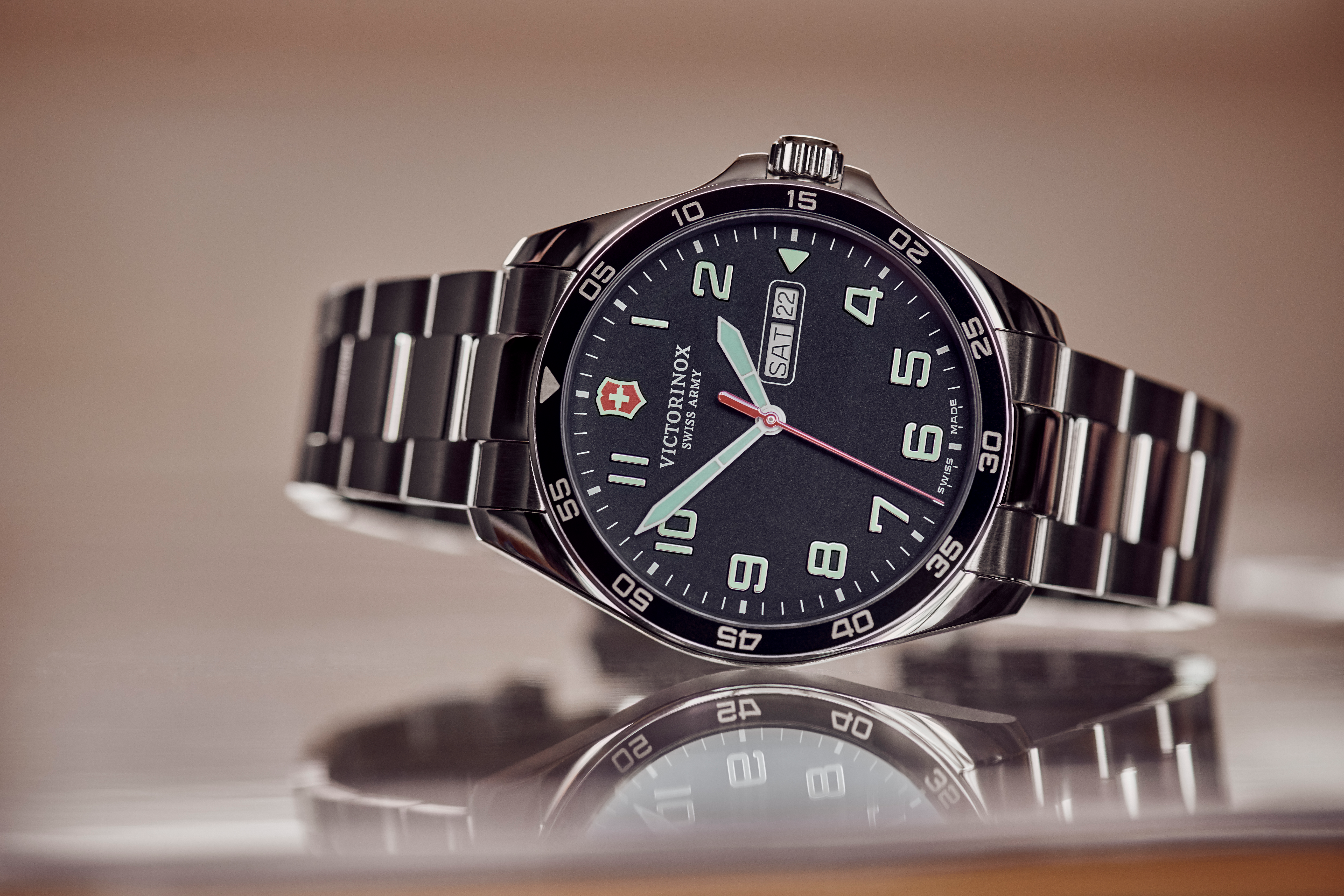 Victorinox 241851 FieldForce Quartz Erkek Kol Saati