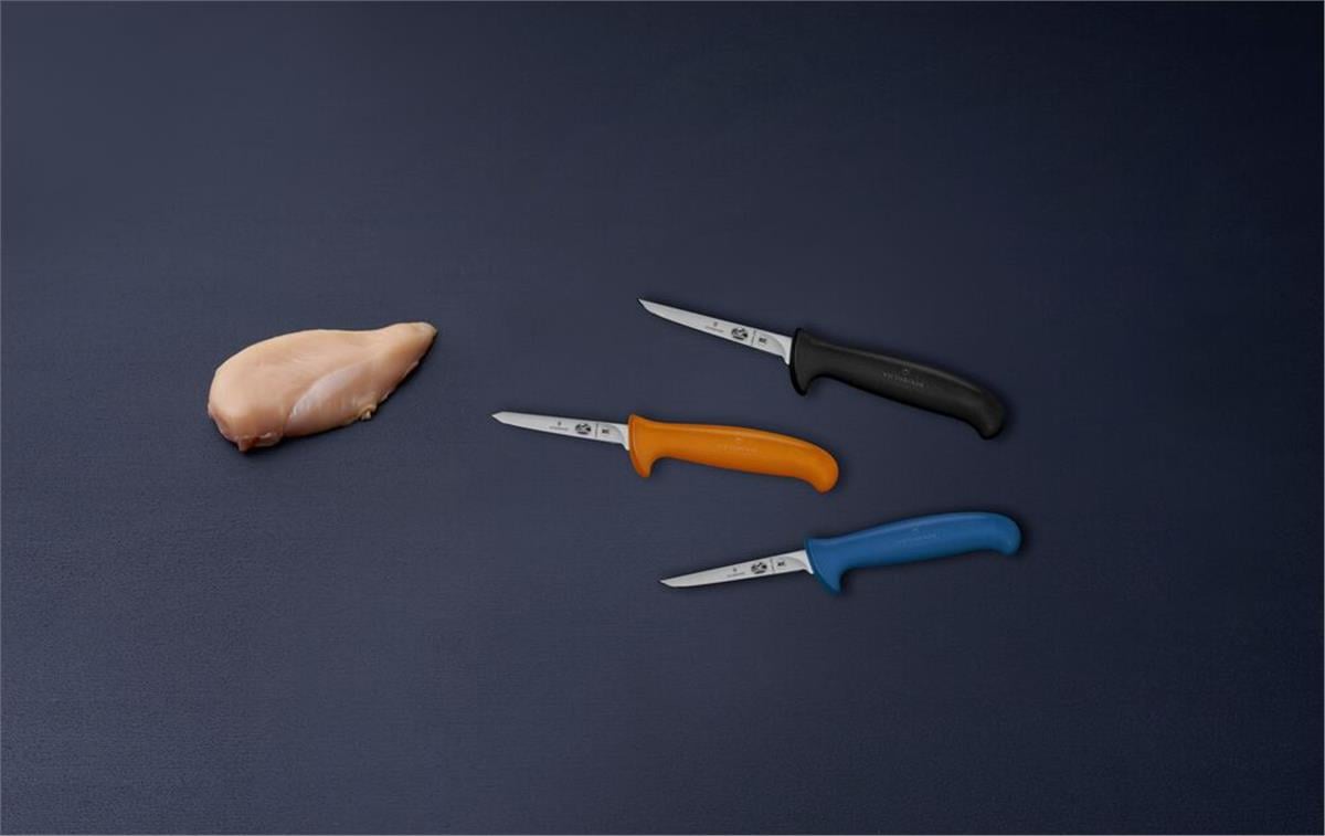 Victorinox 5.5903.08S  8cm Siyah Kümes Hayvanları Bıçağı