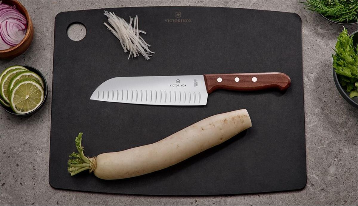 Victorinox 6.8500.17G 17cm Gül Ağacı Santoku Bıçağı, Hediye Kutulu