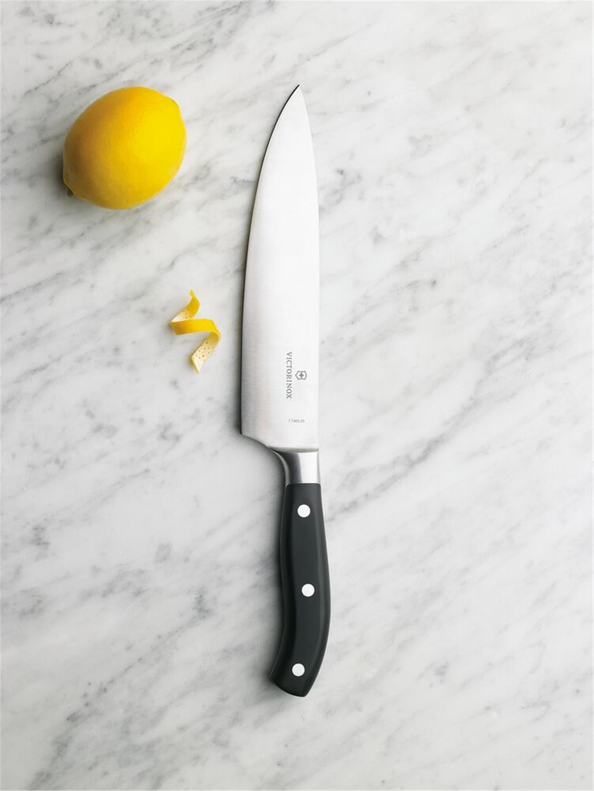 Victorinox 7.7403.25G 25cm Siyah Dövme Çelik Doğrama Bıçağı, Hediye Kutulu