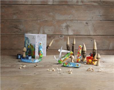 ​Victorinox 0.2373.E3 My First Victorinox Papağan Desenli Çakı ve Boyama Kitabı