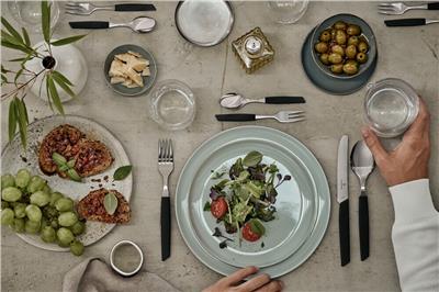 ​Victorinox 6.9093.11W.24 Swiss Modern Siyah Masa Seti, 24 Parça