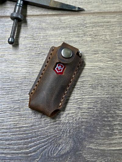 0.6223 Çakılar ile uyumlu El Yapımı Deri Kılıf, Koyu Kahve