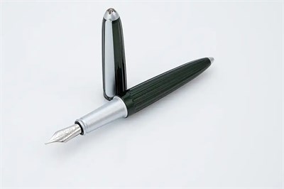 Diplomat 40325025 Aero Evergreen Dolmakalem, M Uç