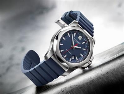 Victorinox 241688.1 I.N.O.X. Quartz Erkek Kol Saati