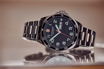Victorinox 241851 FieldForce Quartz Erkek Kol Saati