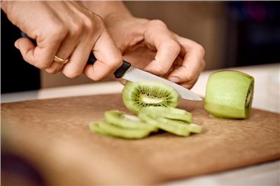 Victorinox 6.7603 8cm Siyah Düz Soyma Bıçağı