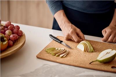 Victorinox 6.7603 8cm Siyah Düz Soyma Bıçağı