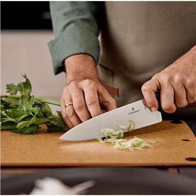 Victorinox 6.8063.20 20cm Siyah Doğrama Bıçağı, Blisterli Paket