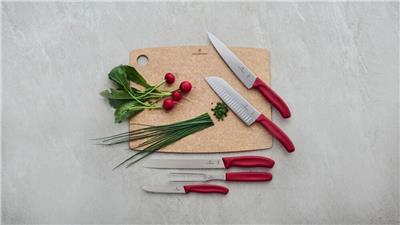 Victorinox 6.8521.17B 17cm Kırmızı Santoku Bıçağı, Blisterli Paket
