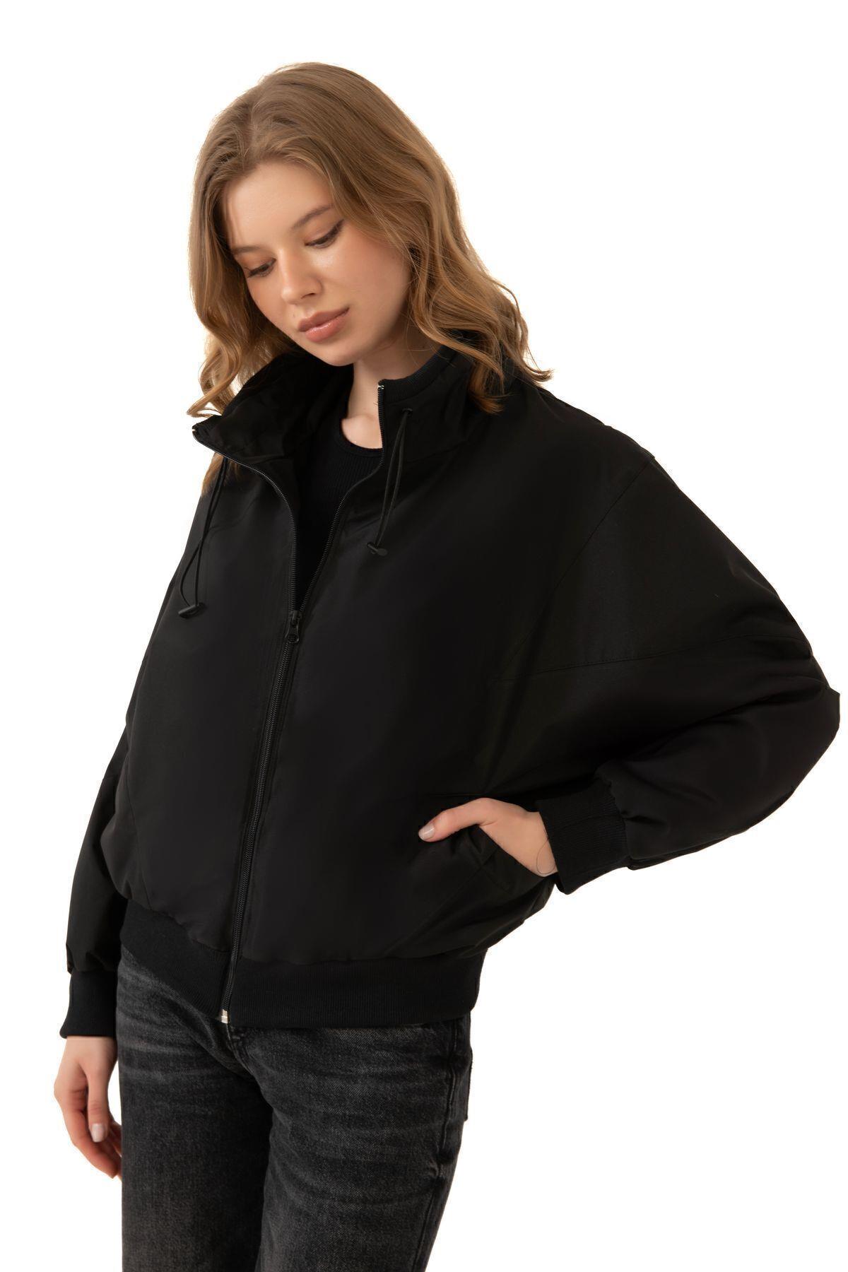 freemen-spor-kadin-dik-yaka-su-ve-ruzg--85b7-.jpg