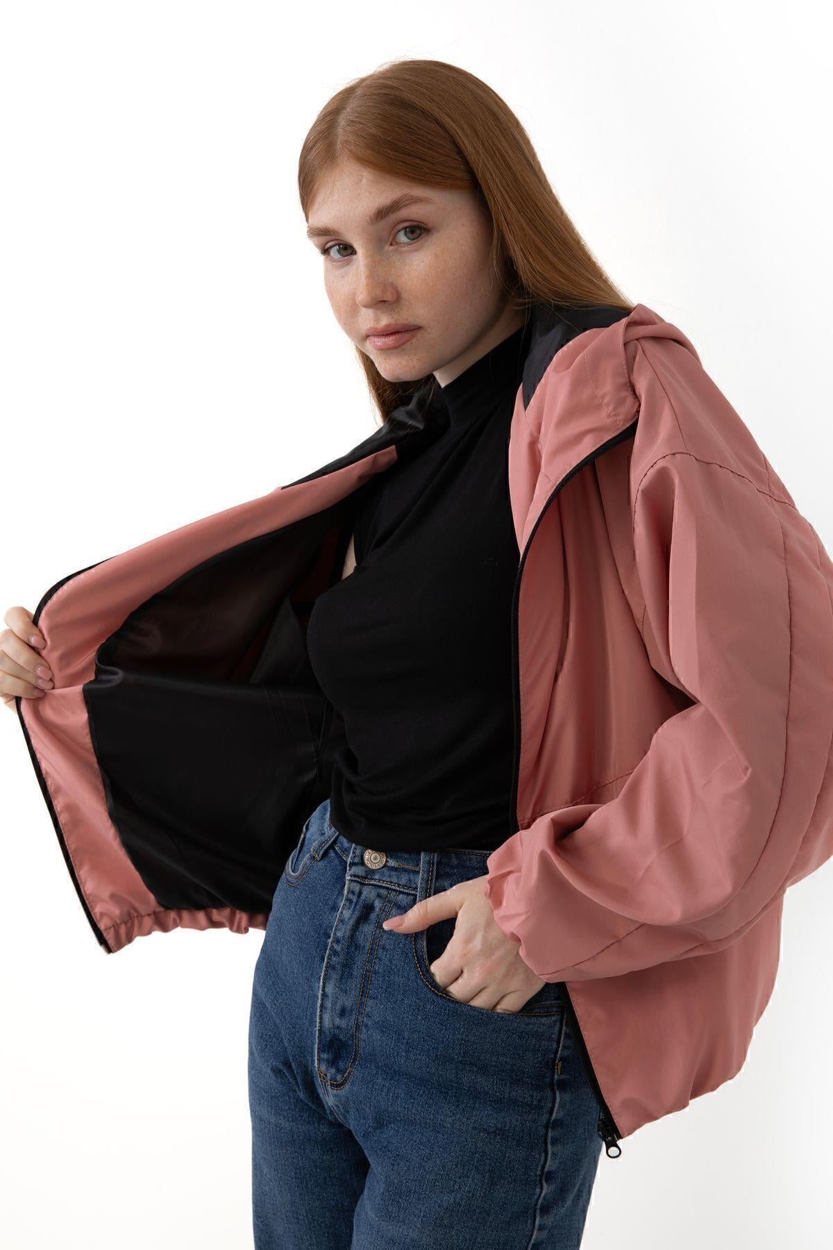 Spor Kadın Kapüşonlu Su ve Rüzgar Geçirmez Cepli İçi Astarlı Oversize Mevsimlik Yağmurluk