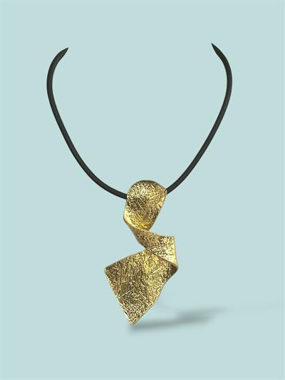 Asimetrik Spiral Tasarım Gold Kolye