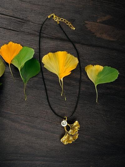 İnci Detaylı Ginkgo Biloba Kolye