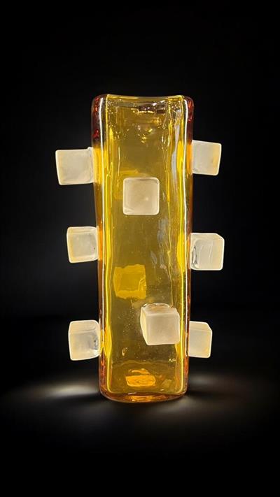 Amber Cam Küp Detaylı El Yapımı Dekoratif Vazo | Modern Sanat Objeleri (17,5x17,5x34 cm)
