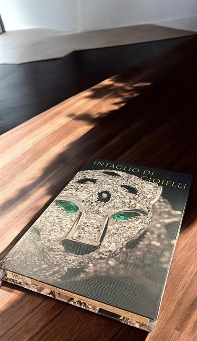 Paraiba Tourmaline Kitap Görünümlü Dekoratif Kutu – 35x24x3 cm | Mücevher Temalı Saklama Kutusu