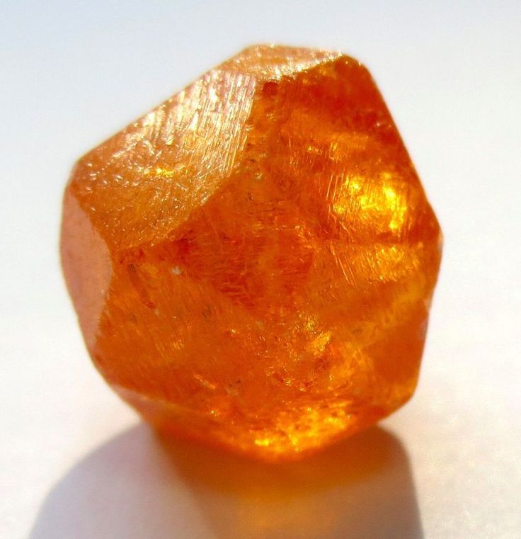 Spessartite Taşı Nedir?