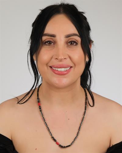 Polimooi El Yapımı Hematit & Mercan Detaylı Silindir Boncuk Kolye – Minimal Boho Statement