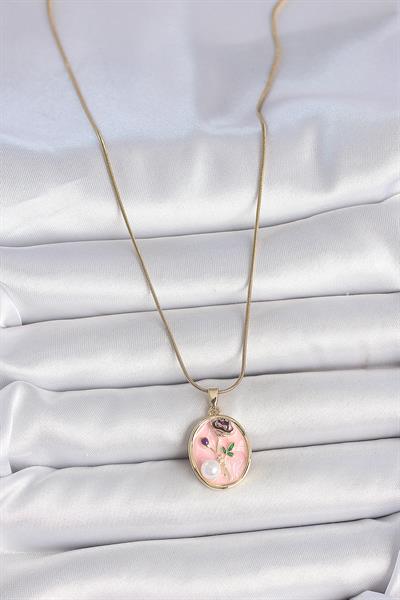 316L Çelik Gold Renk Zincir Pembe Çiçek İşlemeli İnci Detay Portre Model Kadın Kolye – PRT3500EB05639