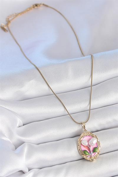 316L Çelik Gold Renk Zincir Pembe Mineli İncili Çiçek İşlemeli Portre Model Kadın Kolye – PRT3500EB05802