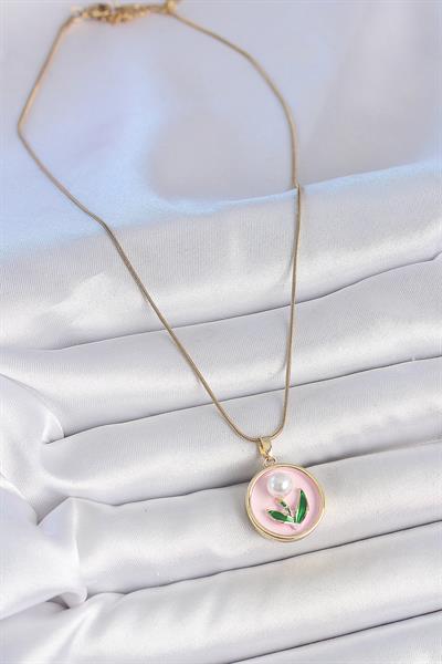 316L Çelik Gold Renk Zincir Pembe Mineli İncili Çiçek İşlemeli Portre Model Kadın Kolye – PRT3500EB05823