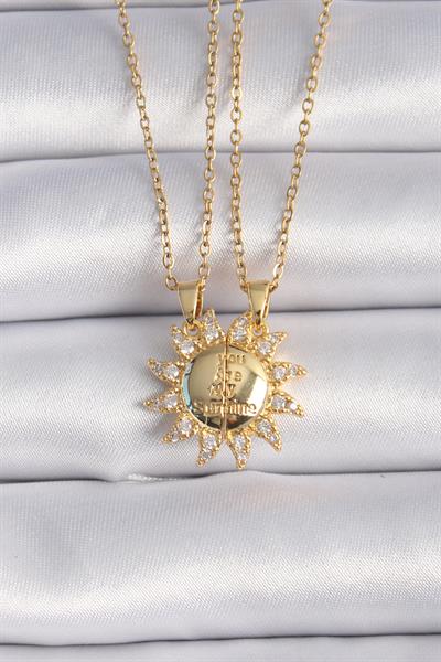 316L Çelik Gold Renk Zirkon Taşlı Güneş Model İşleme Yazı Detay Arkadaş Kolyesi – PRT3500EB08740