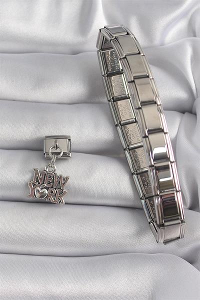 316L Çelik Gümüş Renk Sallantı New York Yazı Model Nomination Charm – PRT3500EB03402