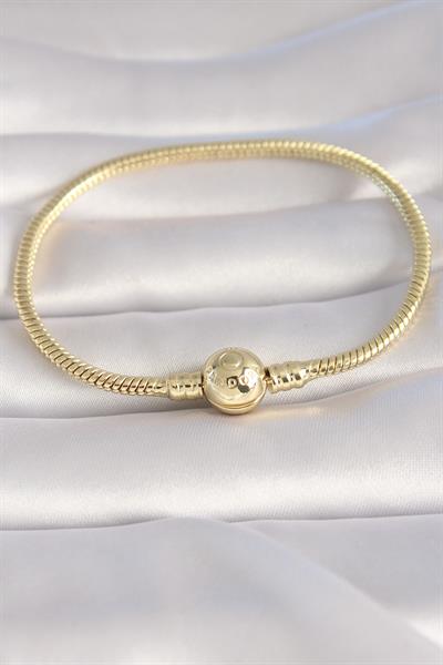 Pirinç Gold Renk İşleme Detay Charm Model Kadın Bileklik - PRT3500EB10080