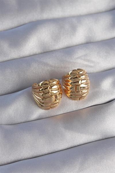 Pirinç Gold Renk Tırtıklı Minimal Bombeli Tasarım Küpe – PRT3500EB01735