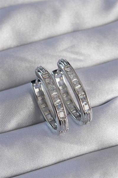 Pirinç Gümüş Renk Zirkon Taşlı Oval Model Küpe – PRT3500EB01733