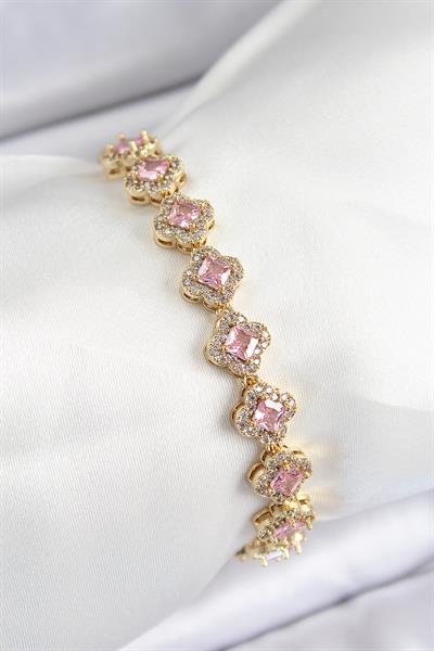 Pirinç Zirkon Taşlı Pembe Yonca Baget Model Gold Renk VIP Seri Kadın Bileklik – PRT3500EB07858