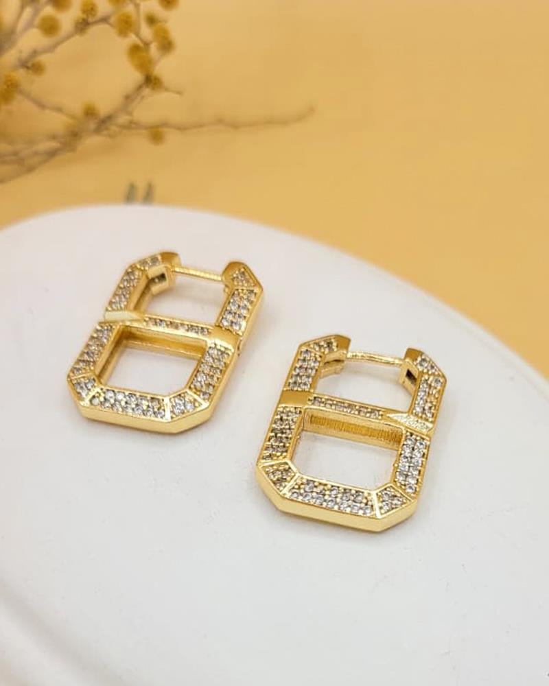 8 Figürlü Taşlı Halka Gold Serenay Küpe