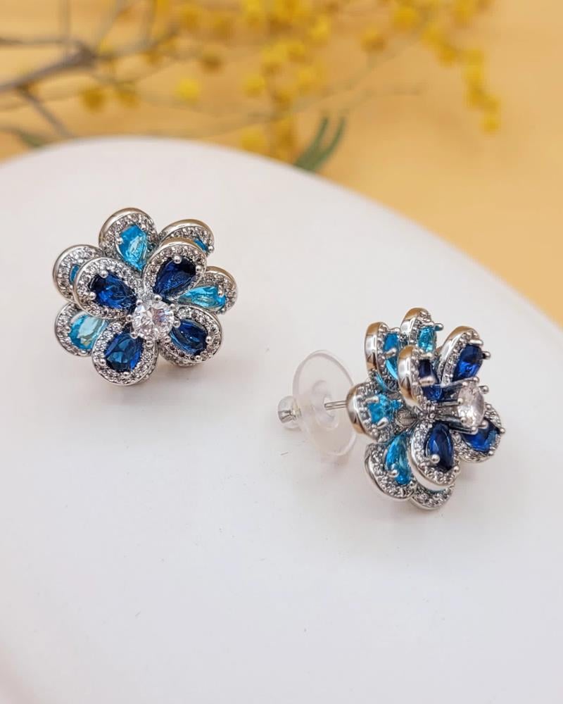 Mavi Taşlı Çiçek Model Küpe