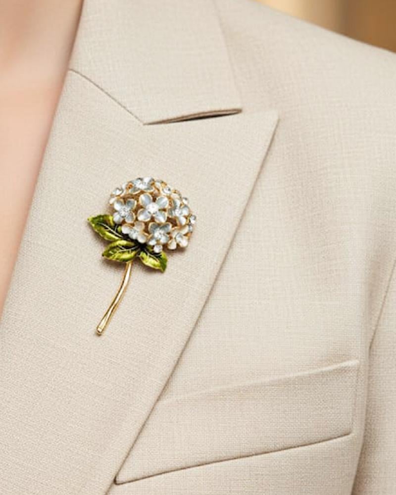 Zarif Beyaz Ortanca Broş