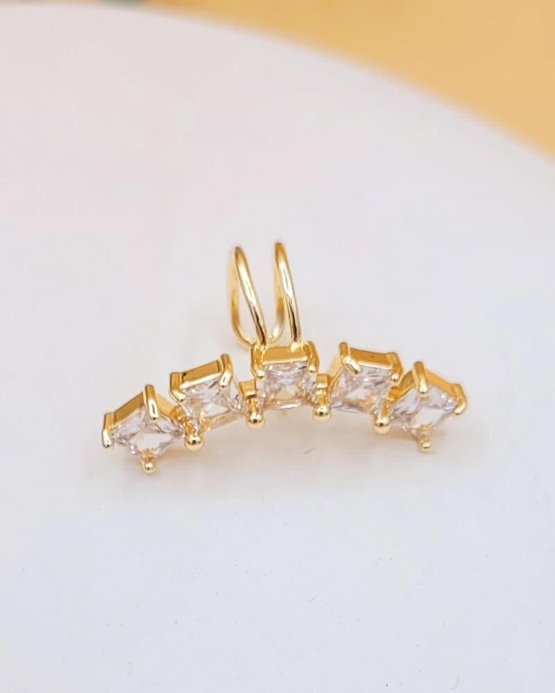 Baget Taşlı Gold Renk Kıkırdak Küpe