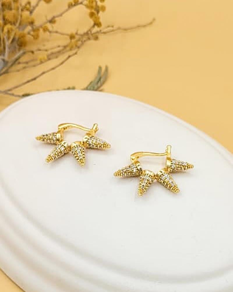Çivi Model Gold Küpe