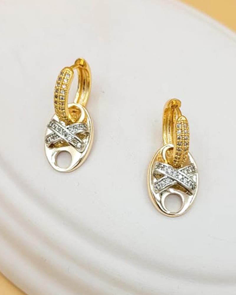 Gömme Taşlı Gold Düğme Küpe