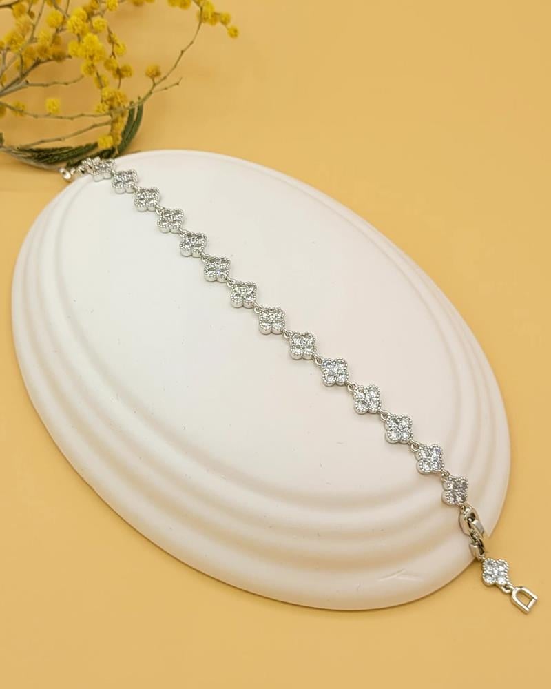 Işıltılı Taşlı Yonca Bileklik