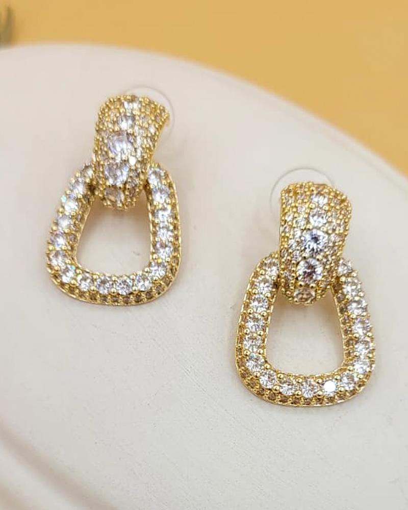 Işıltılı Zarif Geometrik Gold Küpe