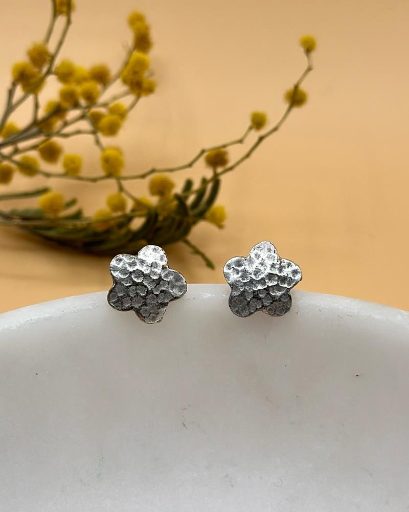 Mat Silver Dövme Çiçek Mini Küpe