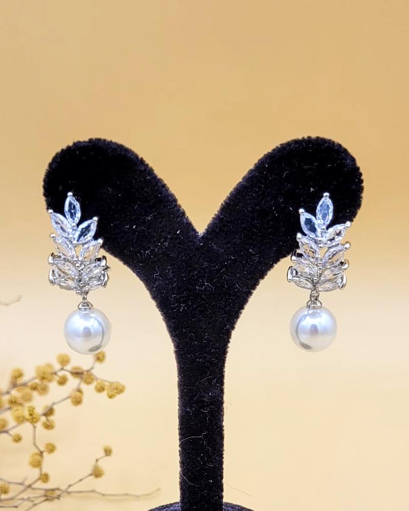 Serena İnci Yaprak Silver Küpe