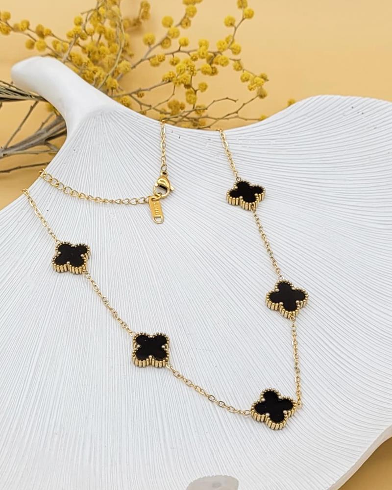 Siyah Taşlı Gold Çift Taraflı Yonca Kolye