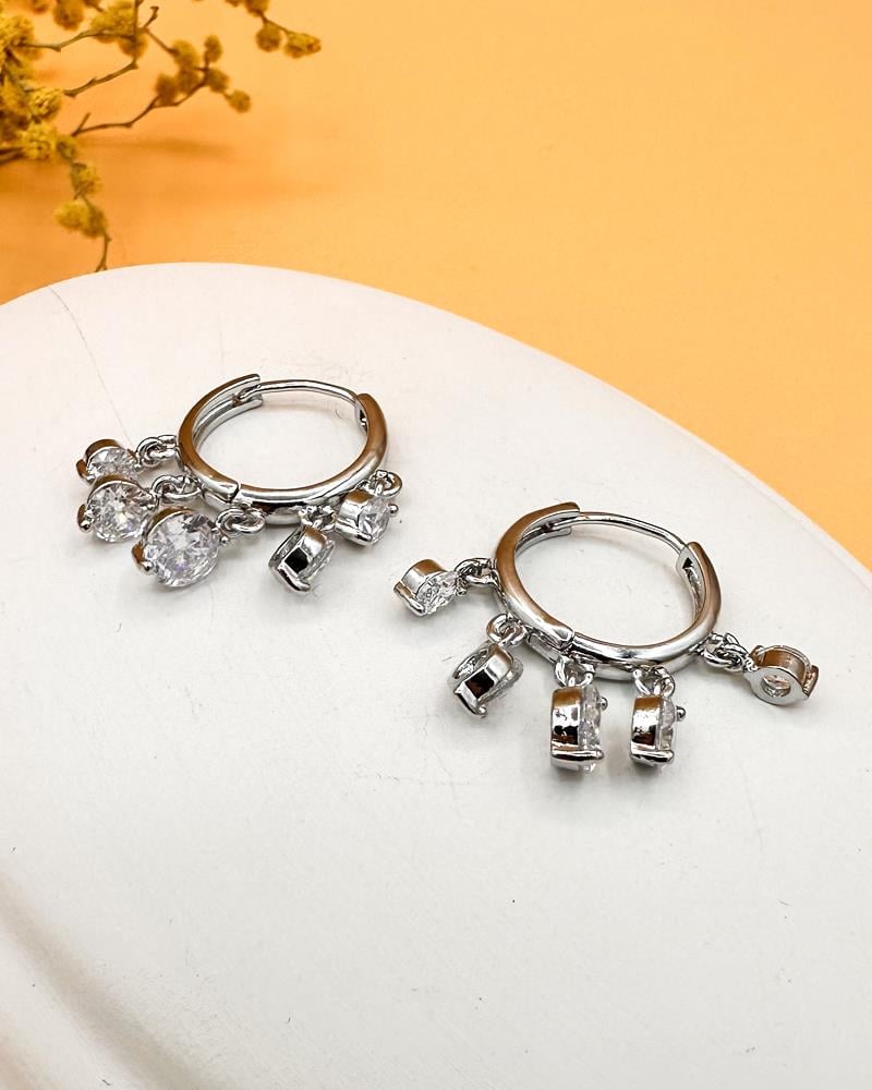 Taşlı Shakira Sallantılı Silver Küpe