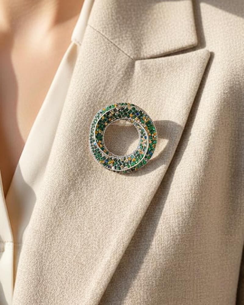 Zümrüt Halka Broş